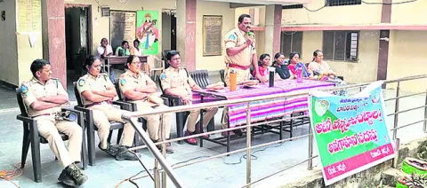 అటవీ చట్టాలపై అవగాహన ఉండాలి