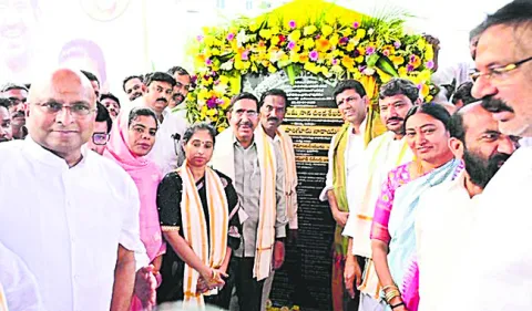 ఇన్నర్‌ రింగ్‌రోడ్డు ఫేజ్‌–3 పనులకు శంకుస్థాపన 