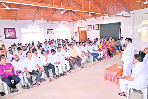 పుర పోరులో సైనికుల్లా పనిచేయాలి