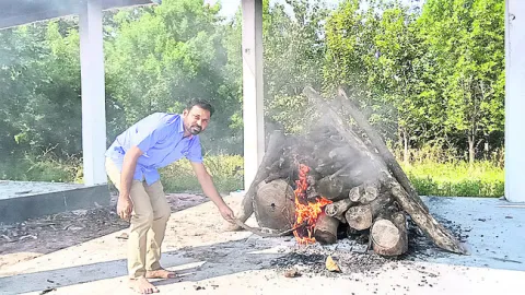      అనాథలకు ఆపన్నహస్తం
