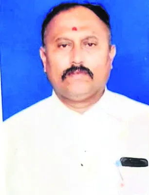 పోలీసుల తీరుపై  ప్రైవేట్‌ కేసులేస్తాం 
