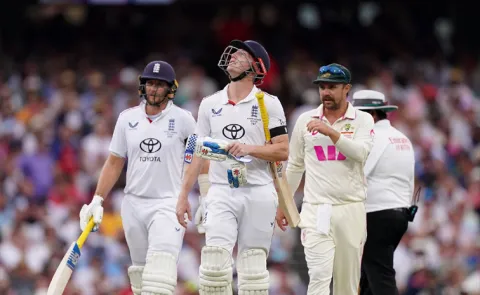 Joe Root And Brook Hold AUS At Bay In Rain-Hit Finale