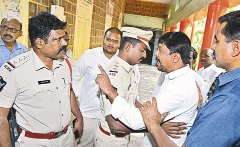 Police And Tdp Leader Mysura Reddy Clash In Anantapur Zp General Meeting: ap