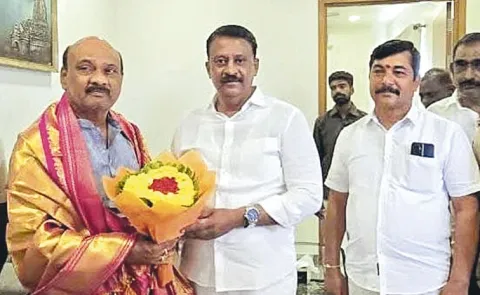 TDP Leader Srinivasa Reddy Harassment Woman