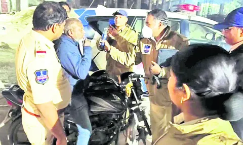 మందుబాబులపై కొరడా