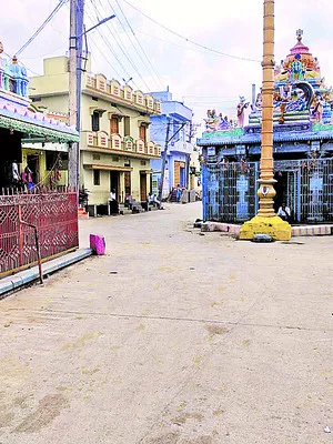 ఆ రోడ్డు.. రెండు జిల్లాలది..! 