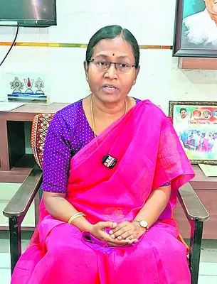 చరిత్రహీనులుగా  మిగిలిపోతారు
