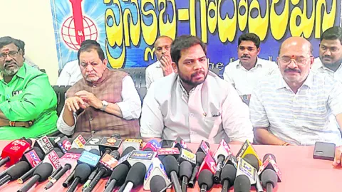 ఒత్తిళ్లకు తలొగ్గి సెమికండక్టర్‌ పరిశ్రమ మళ్లింపు