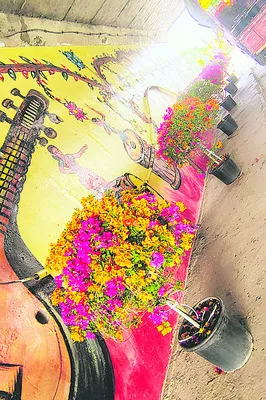 సీఎం వస్తే మొక్కల ఖర్చే రూ.లక్షలు! 