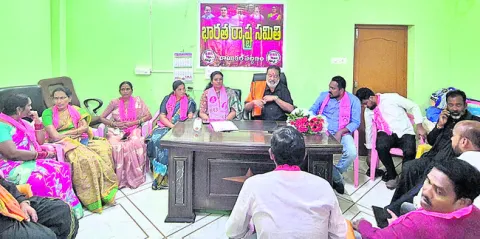 రాయికల్‌ బల్దియాపై బీఆర్‌ఎస్‌ జెండా ఎగరాలి