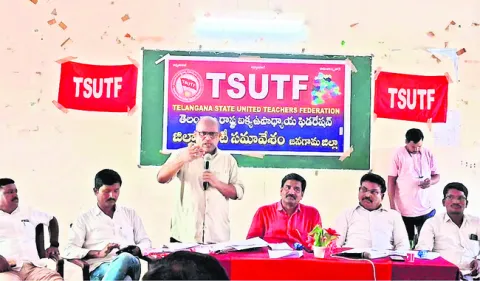 విద్యాశాఖ తీరు ఆక్షేపనీయం