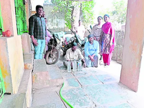 నాటుసారాపై ఉక్కుపాదం మోపుతాం