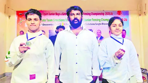 జాతీయస్థాయి ఫెన్సింగ్‌ పోటీలకు ఎంపిక 
