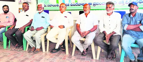 రాష్ట్రాన్ని సర్వనాశనం చేసేందుకు చంద్రబాబు కుట్ర