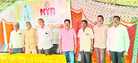 నాటకరంగాన్ని భావి తరాలకు అందించాలి 