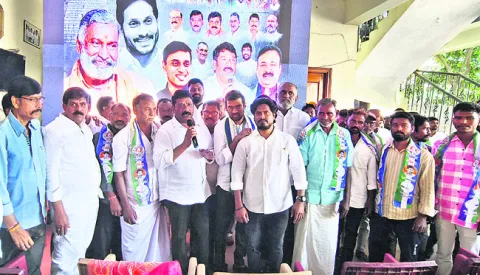 ప్రతి కార్యకర్త ఉత్సాహంగా పని చేయాలి