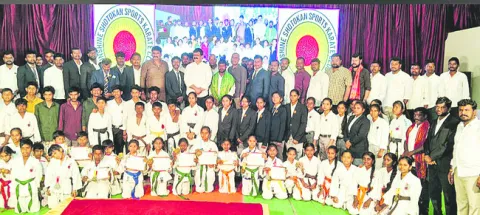 కరాటేతో ఆత్మస్థైర్యం పెంపు 