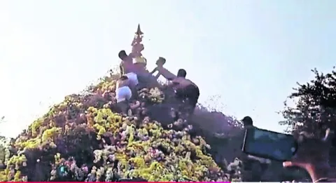 వైభవంగా కాడుగొల్లర  చాతప్ప దేవర జాతర