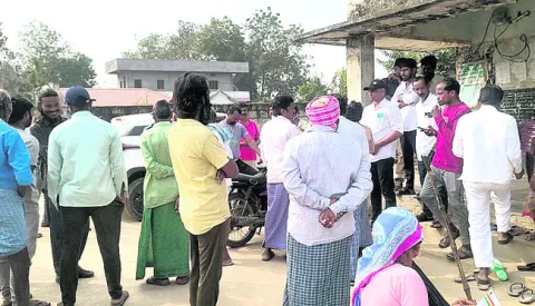 బెల్ట్‌ షాపులు నిషేధం.. తిరగబడిన నిర్వాహకులు