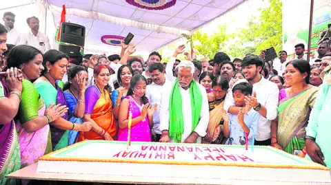 ఘనంగా జీవన్‌రెడ్డి జన్మదిన వేడుకలు