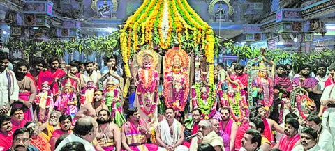 వైభవంగా శ్రీతిరుపతమ్మ రంగుల మహోత్సవం 