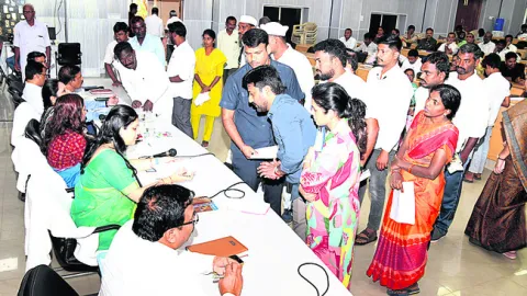 ఆవేదనలు.. నివేదనలు