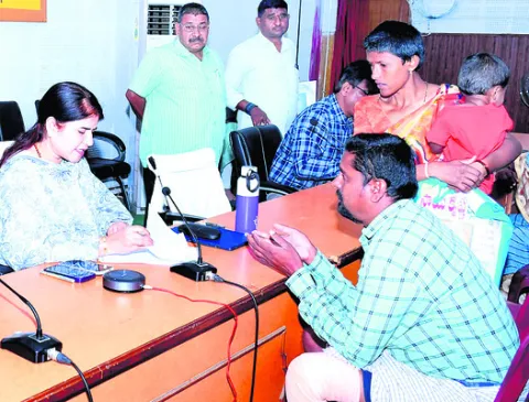 ప్రతి అర్జీకి స్పష్టమైన పరిష్కారం చూపాలి