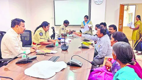 మీరైనా న్యాయం చేయండి 