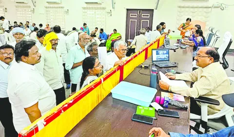 అర్జీలను సత్వరం పరిష్కరించాలి