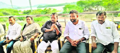 రైతుల సమస్యలు పట్టని ఎమ్మెల్యే 