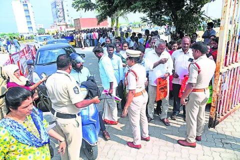 అర్జీదారులకు సమాధానం చెప్పండి