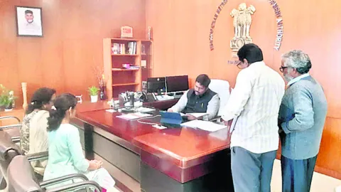 ఫిర్యాదులను సత్వరమే పరిష్కరించాలి