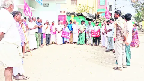 ‘ఉపాధి’ని యథావిధిగా కొనసాగించాలి 