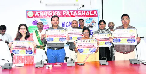 ఆరోగ్య పాఠశాలతో బంగారు బాట