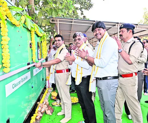 జిల్లా పోలీస్‌ కార్యాలయానికి ఫార్మా కంపెనీల చేయూత 
