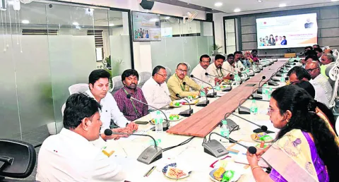 పెన్షనర్ల ప్రయోజనాలపై విస్తృత అవగాహన 
