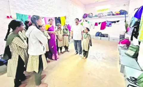 నూరుశాతం ఉత్తీర్ణత సాధించాలి 
