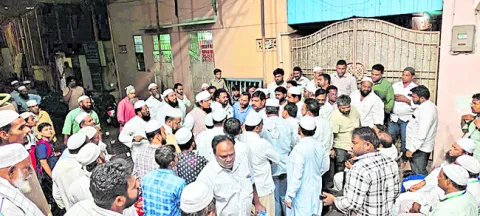 ఎమ్మెల్యే నసీర్‌ వ్యాఖ్యలపై ముస్లింల అభ్యంతరం 