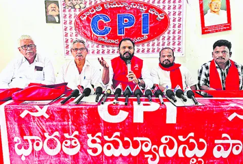 అతిథిలా వచ్చి వెళ్తున్న పవన్‌