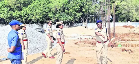 నాణ్యతగా, వేగంగా ఔట్‌పోస్టు నిర్మాణం 