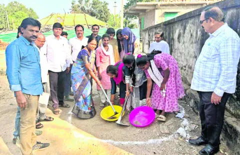 విద్యార్థులు సేవాభావాన్ని పెంపొందించుకోవాలి