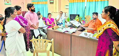 సాధారణ ప్రసవాలను ప్రోత్సహించాలి 