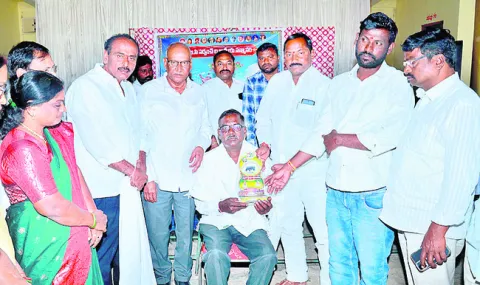 సర్పంచులపైనే ఆధారం 