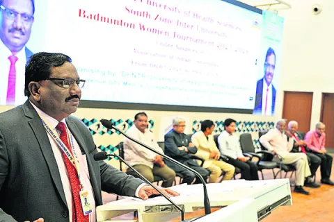 చదువుతో పాటు క్రీడలకూ ప్రాధాన్యం