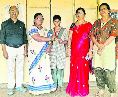 జాతీయ స్థాయి పోటీలకు బాలికల పాఠశాల విద్యార్ధిని