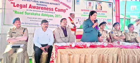 రోడ్డు భద్రతపై అవగాహన ఉండాలి