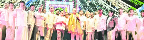 అవినీతి సొమ్ముతో కళ్లు మూసుకున్న పచ్చనేత