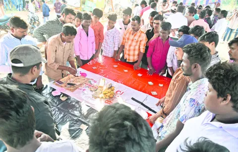 కాయ్‌ రాజా కాయ్‌!