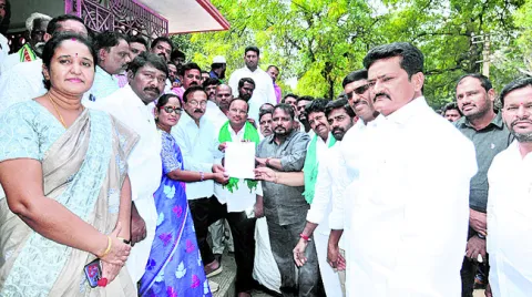 ప్రజాప్రతినిధుల వైఫల్యంతోనే నీటి కష్టాలు 