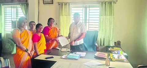 అంగన్‌వాడీలకు పౌష్టికాహారం అందించరూ